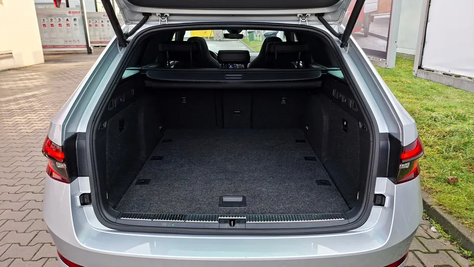 SKODA Superb Superb 2.0 TDI SCR Sportline DSG