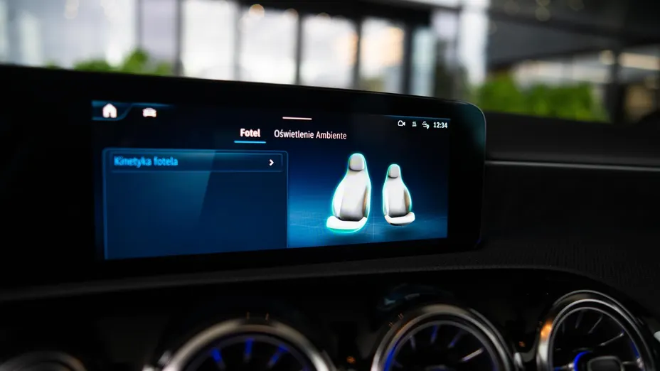 MERCEDES-BENZ A Klasa A 250 e PHEV AMG Line 8G-DCT