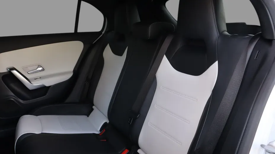 MERCEDES-BENZ A Klasa A 180 AMG Line 7G-DCT
