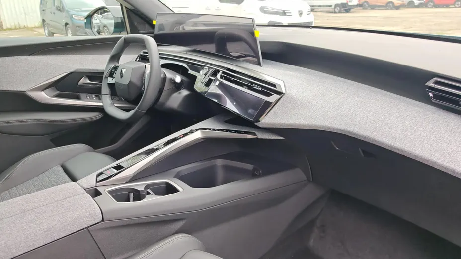 PEUGEOT 3008 3008 1.2 PureTech mHEV Allure e-DCS6 Nowy