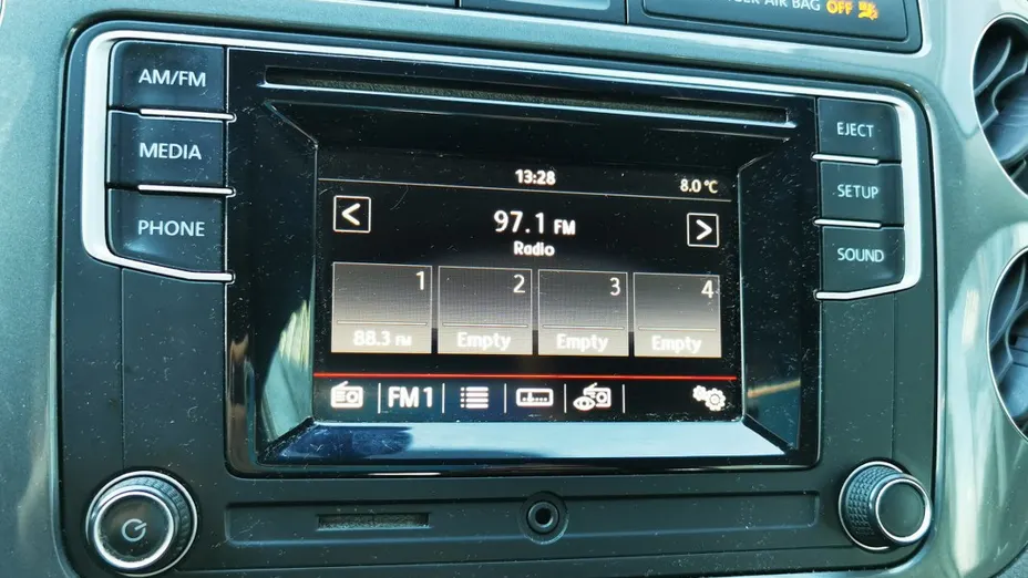 VOLKSWAGEN Tiguan -
