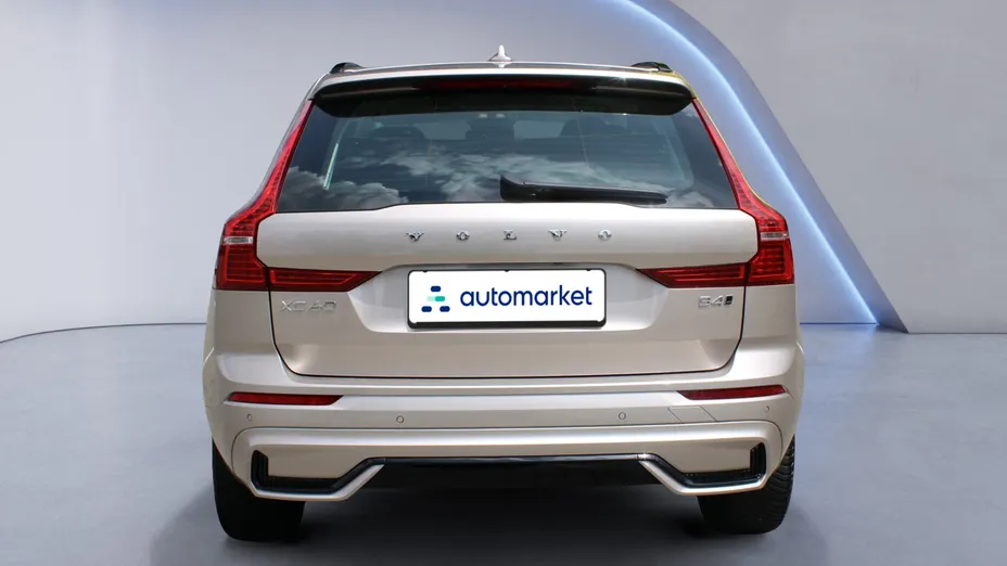 VOLVO XC60 XC60 B4 D AWD Plus Dark aut