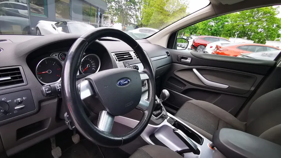 FORD Kuga -
