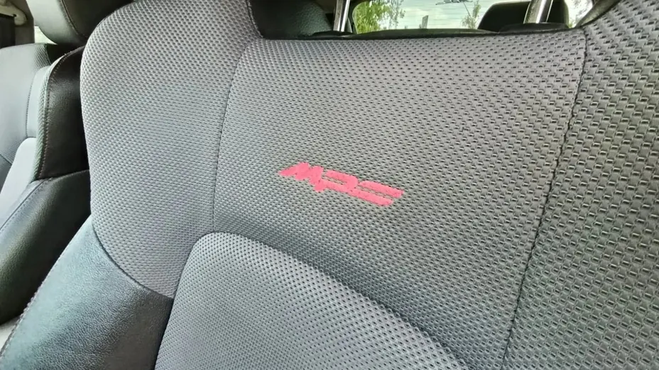 MAZDA 3 -
