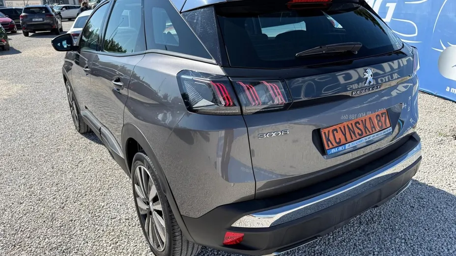 PEUGEOT 3008 -