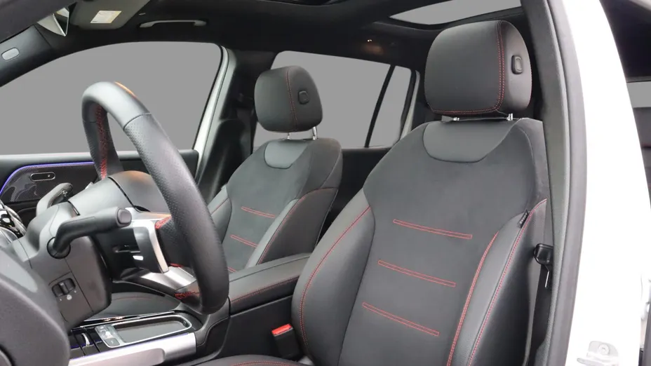 MERCEDES-BENZ GLB GLB 200 mHEV AMG Line 7G-DCT