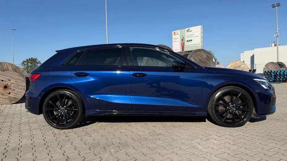 AUDI S3 -