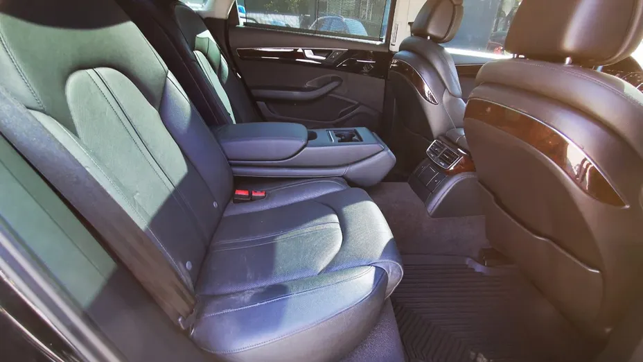 AUDI A8 -