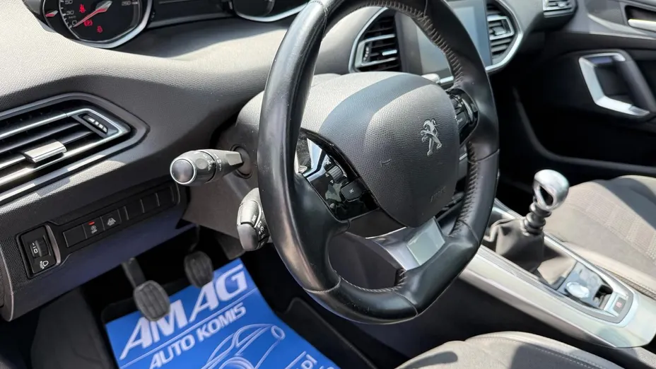 PEUGEOT 308 -