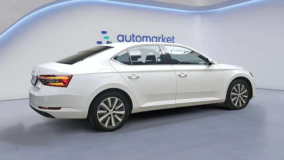 SKODA Superb Superb 2.0 TDI SCR Style DSG
