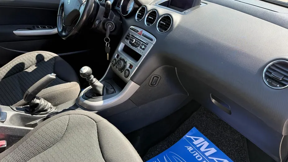 PEUGEOT 308 -