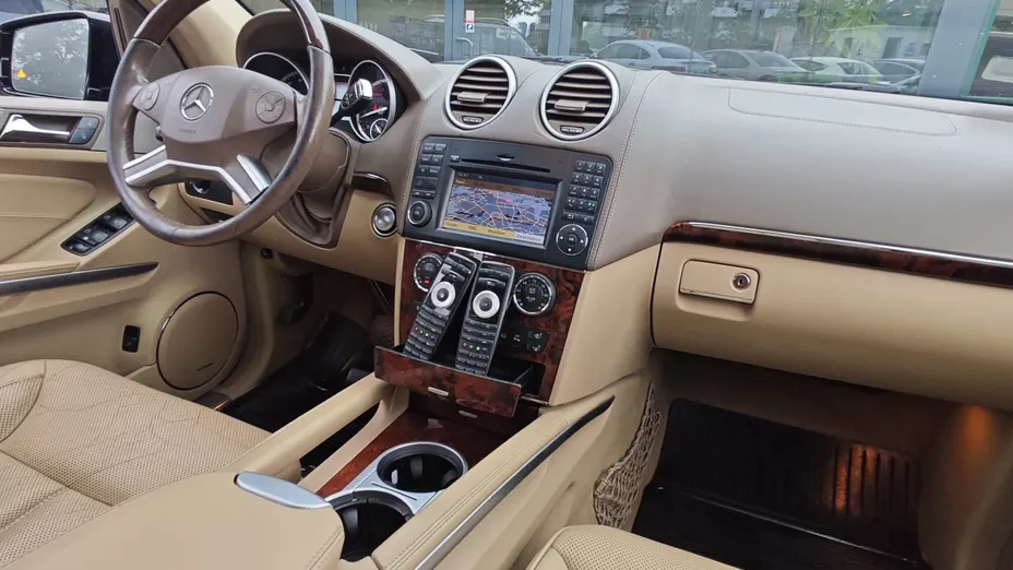 MERCEDES-BENZ GL -