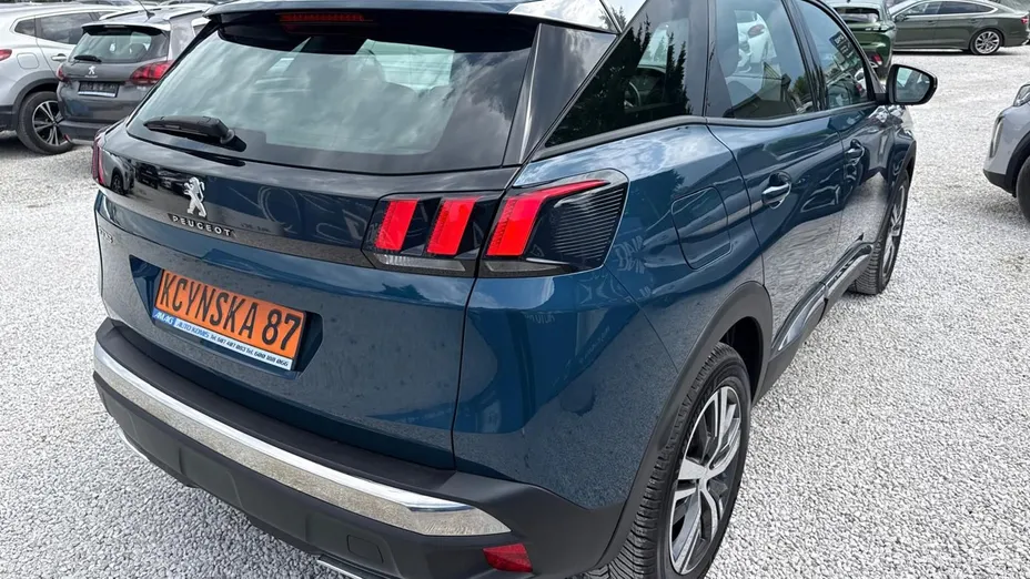 PEUGEOT 3008 -