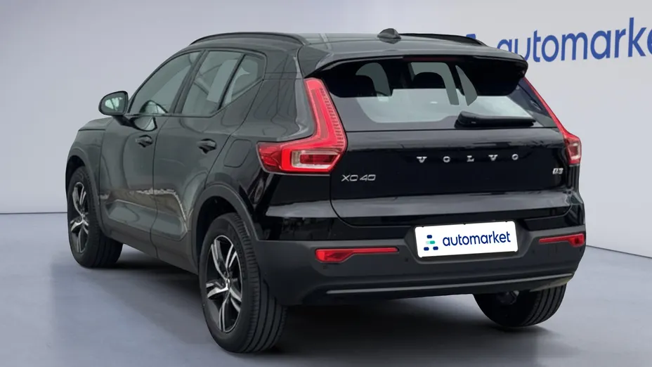 VOLVO XC40 XC40 B3 Plus Dark aut