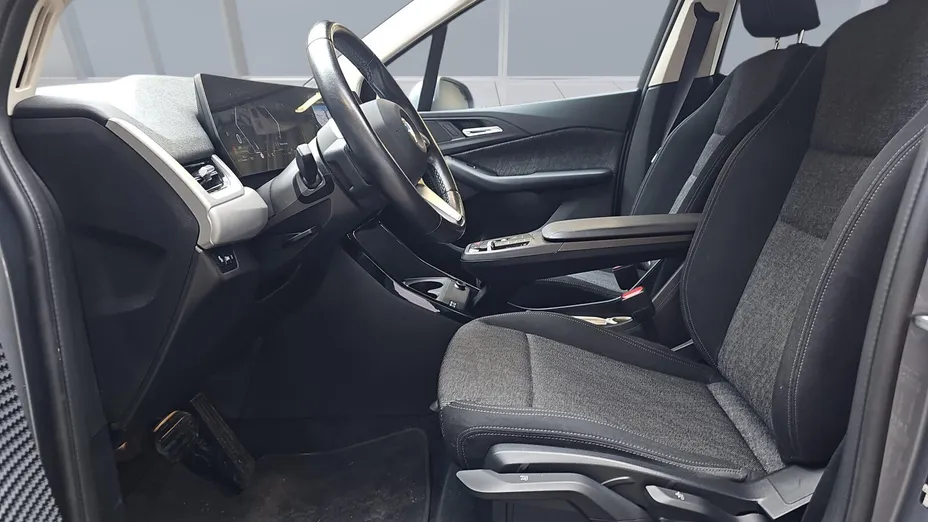 BMW Seria 2 218i aut