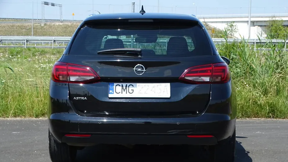OPEL Astra Astra III 1.9 CDTI Cosmo aut