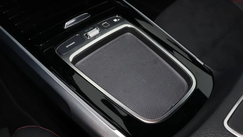 MERCEDES-BENZ GLB GLB 200 mHEV AMG Line 7G-DCT