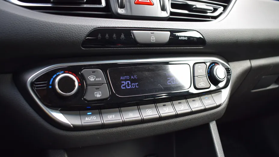 HYUNDAI i30 i30 1.5 T-GDI 48V Smart DCT