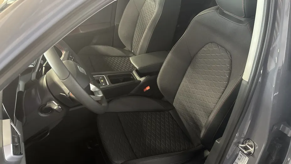 SEAT Leon Leon 1.5 eTSI FR DSG Nowy