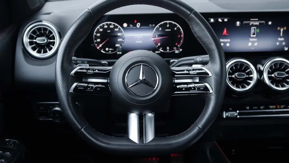 MERCEDES-BENZ GLB GLB 200 d 4-Matic AMG Line 8G-DCT
