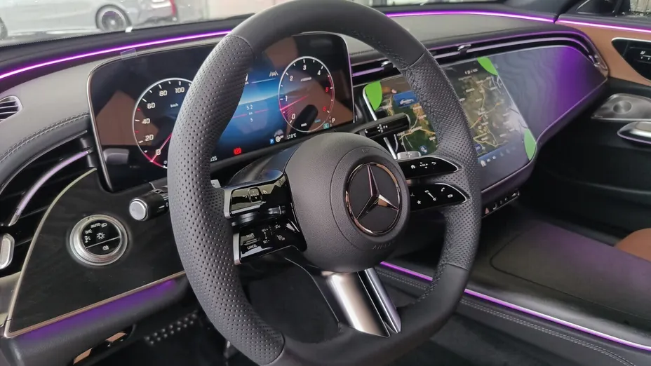 MERCEDES-BENZ E Klasa E 220 d mHEV 4-Matic AMG 9G-Tronic