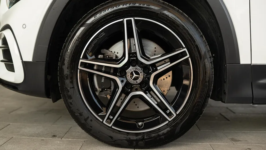 MERCEDES-BENZ GLB GLB 220 mHEV 4-Matic AMG Line 8G-DCT