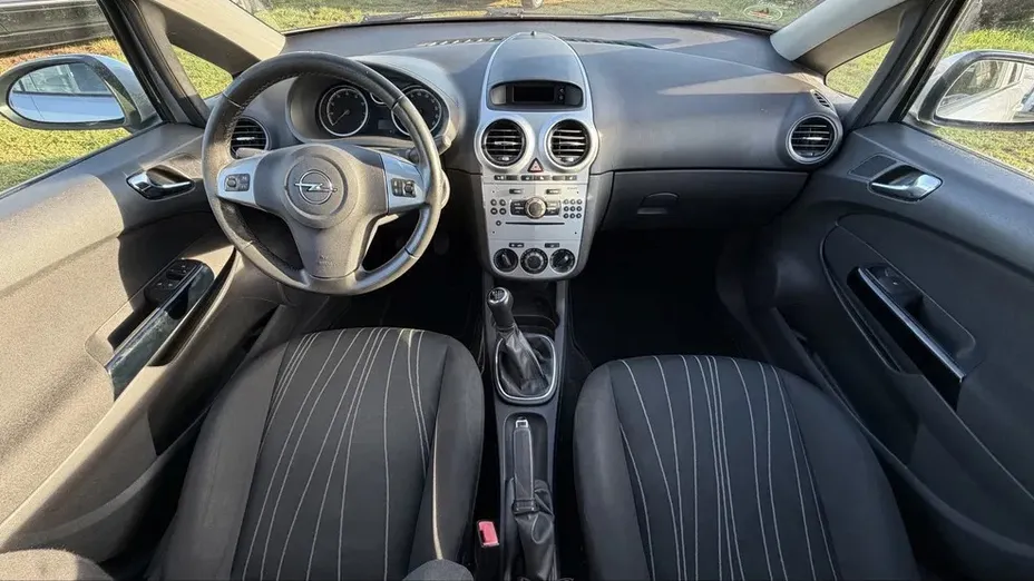 OPEL Corsa -