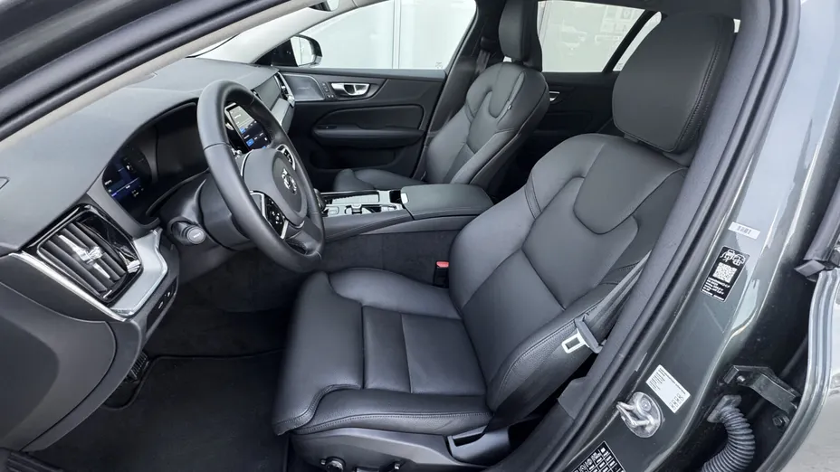 VOLVO V60 V60 T6 AWD Plug-In Hybrid Plus Dark aut