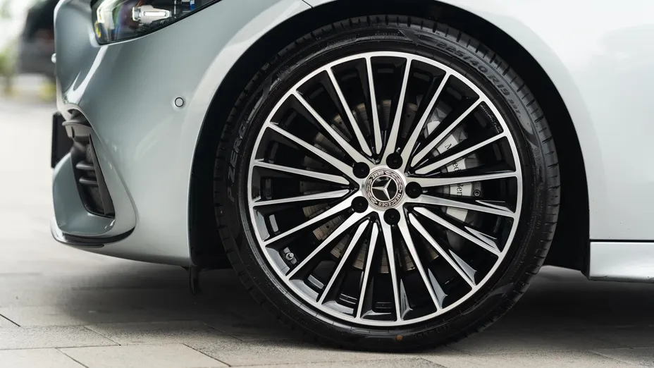 MERCEDES-BENZ C Klasa C 220 d mHEV 4-Matic AMG