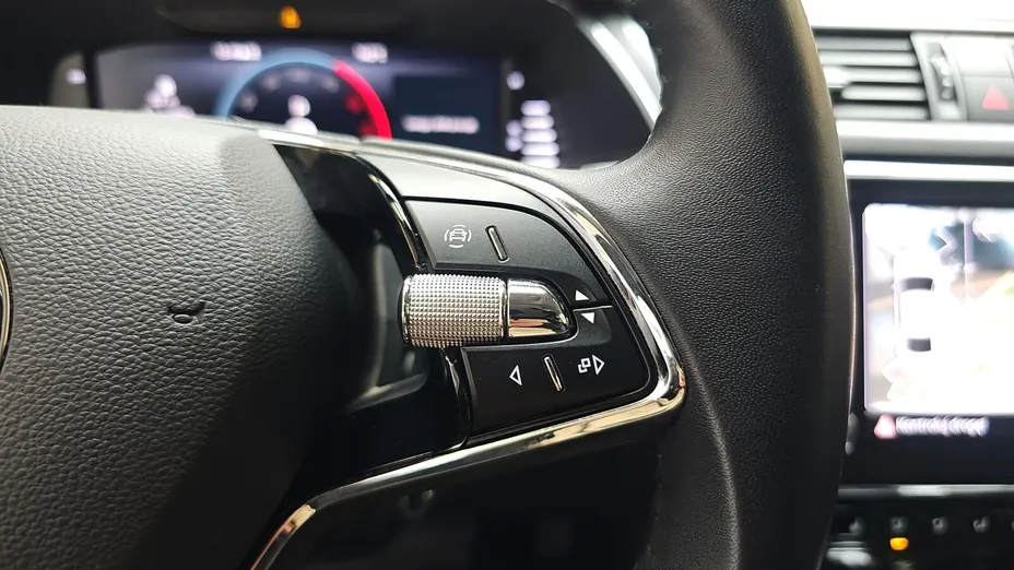 SKODA Superb Superb 2.0 TDI SCR Style DSG