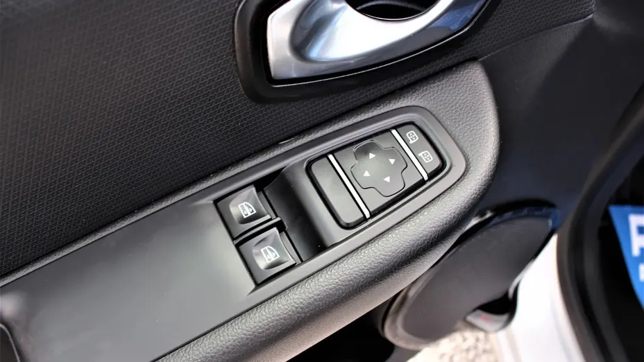 RENAULT Clio -