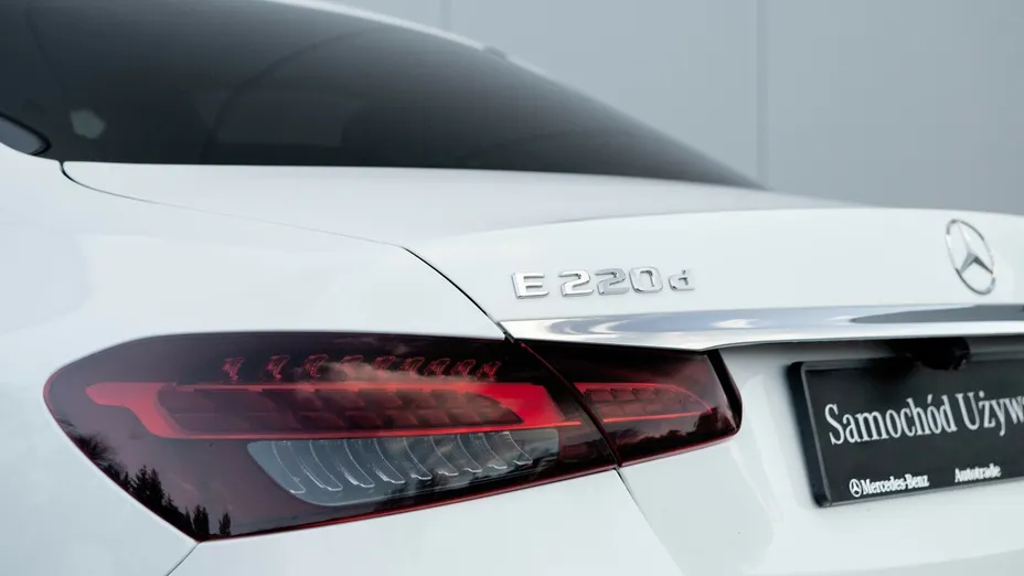 MERCEDES-BENZ E Klasa E 220 d 4-Matic AMG