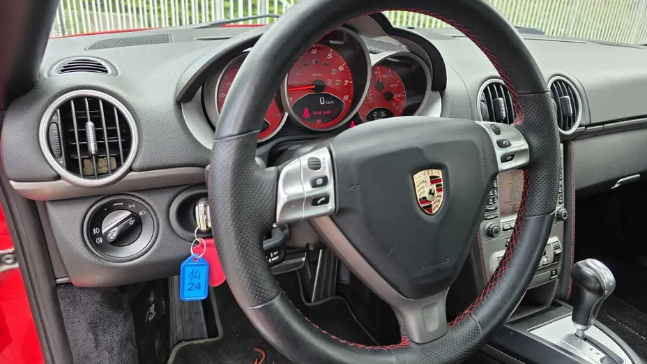 PORSCHE Cayman 718 Cayman GPF GT4 PDK