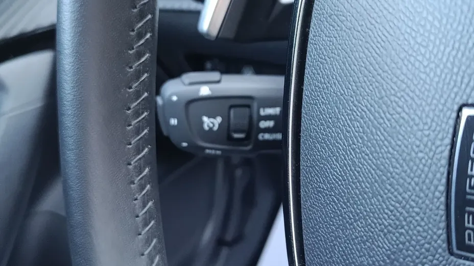 PEUGEOT 2008 2008 PureTech 130 Allure S&S EAT8