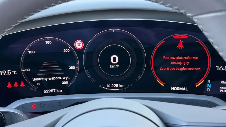 PORSCHE Taycan -