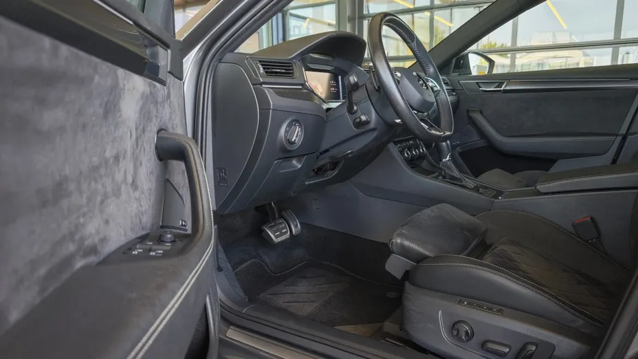 SKODA Superb Superb 2.0 TDI SCR 4x4 Sportline DSG