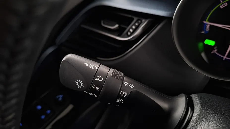 TOYOTA C-HR C-HR 2.0 Hybrid Style