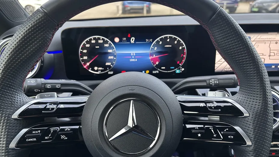 MERCEDES-BENZ A Klasa A 200 AMG Line 7G-DCT