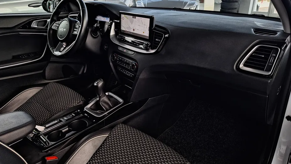 KIA Cee'd Ceed 1.5 T-GDI Business Line