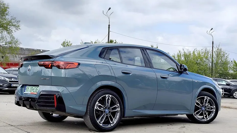 BMW iX2 -