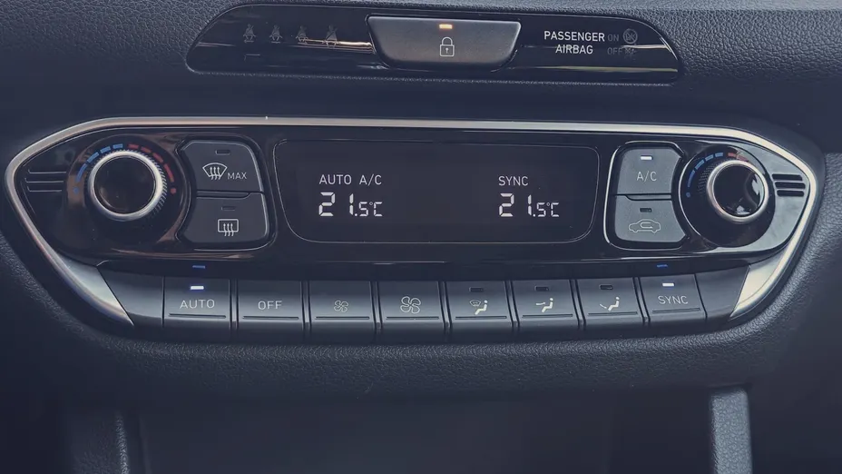 HYUNDAI i30 i30 1.0 T-GDI Smart