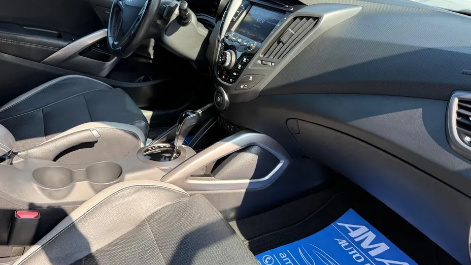 HYUNDAI Veloster -