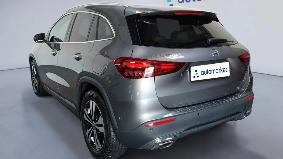 MERCEDES-BENZ GLA GLA 200 d Progressive 8G-DCT