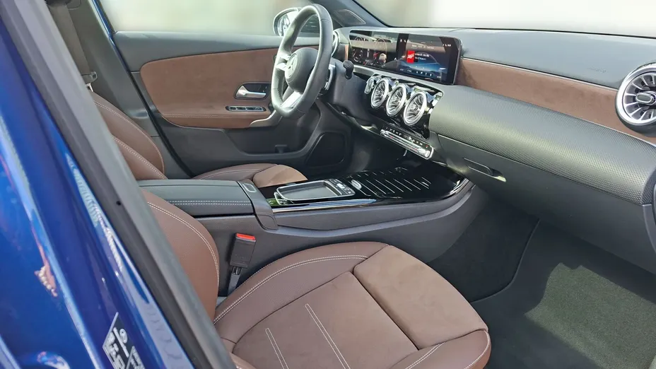MERCEDES-BENZ A Klasa A 220 4-Matic AMG Line 8G-DCT