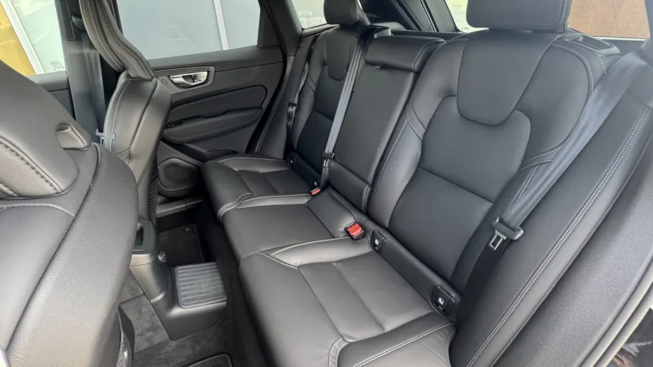 VOLVO XC60 XC60 T8 Plug-In Hybrid AWD Ultra Black Edition aut