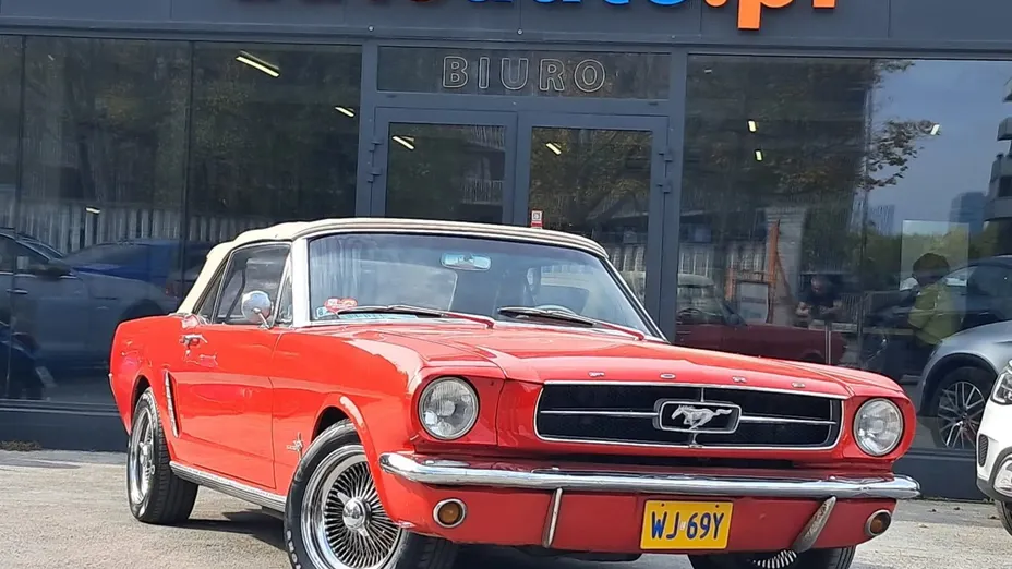 FORD Mustang -
