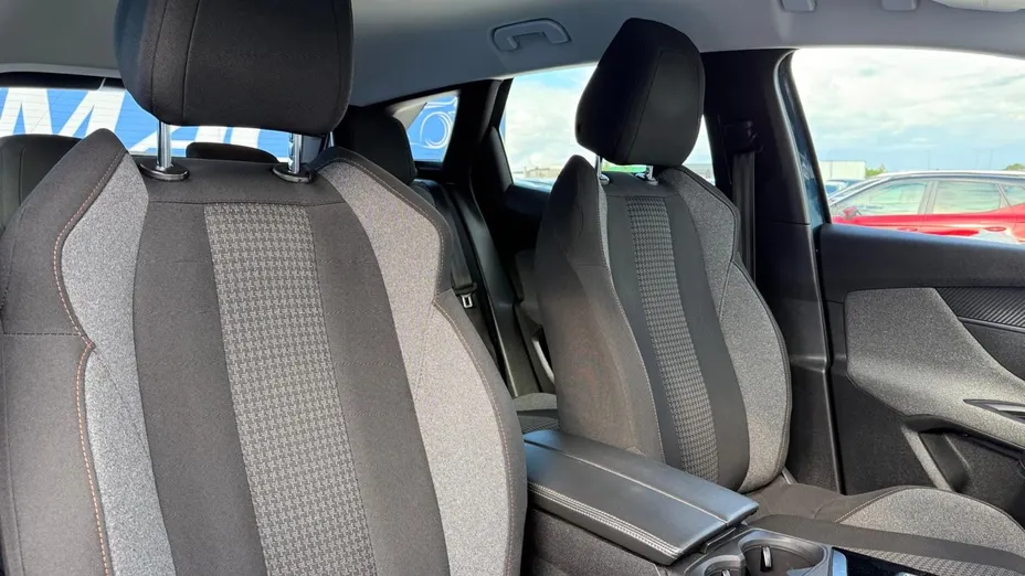 PEUGEOT 3008 3008 1.5 BlueHDi Allure S&S EAT8