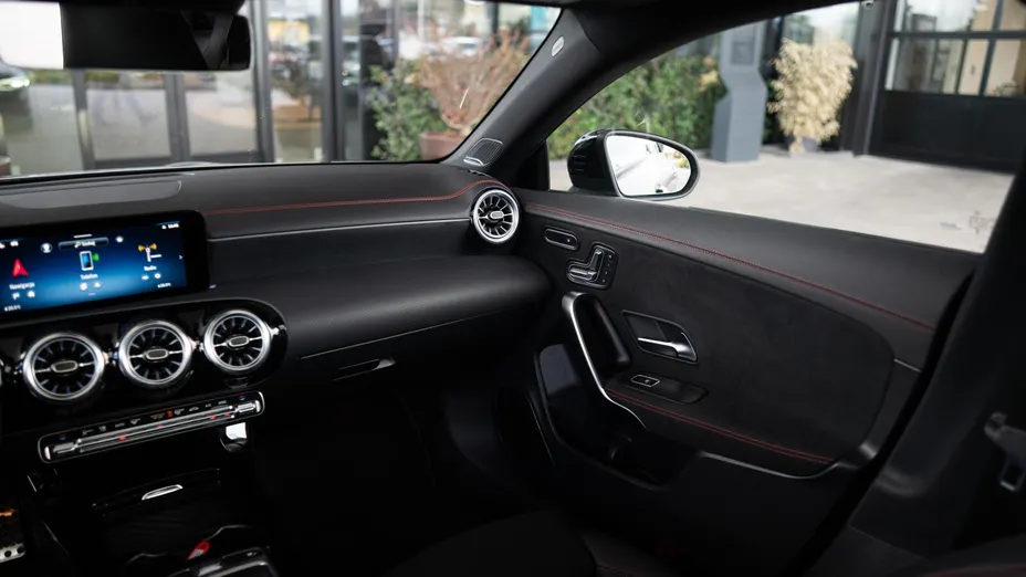 MERCEDES-BENZ CLA CLA 220 mHEV 4-Matic AMG Line 8G-DCT