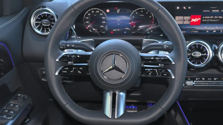 MERCEDES-BENZ GLB GLB 200 AMG Line 7G-DCT Nowy