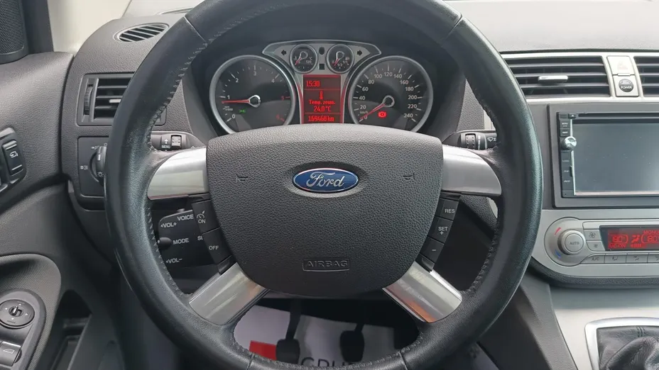 FORD Kuga -